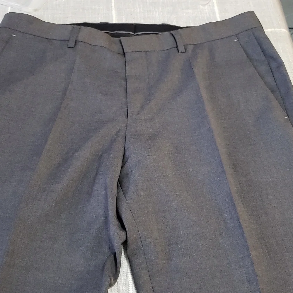 HUGO Boss Dieselstrasse 12 gray wool lined flat front Pants, Size 34R